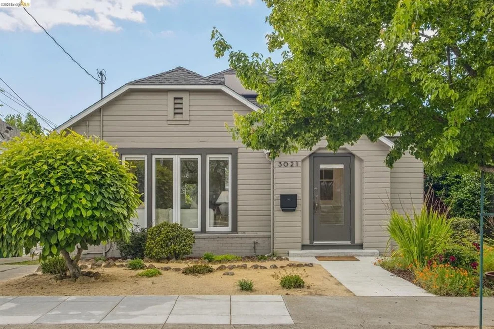 Unit for sale at 3021 California St, Oakland, CA 94602
