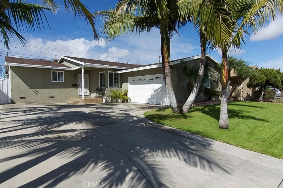 Unit for sale at 13401 Casimir Avenue, Gardena, CA 90249