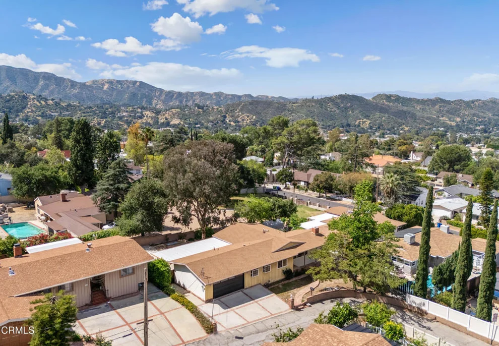 Unit for sale at 6940 Bellclaire Street, Tujunga, CA 91042