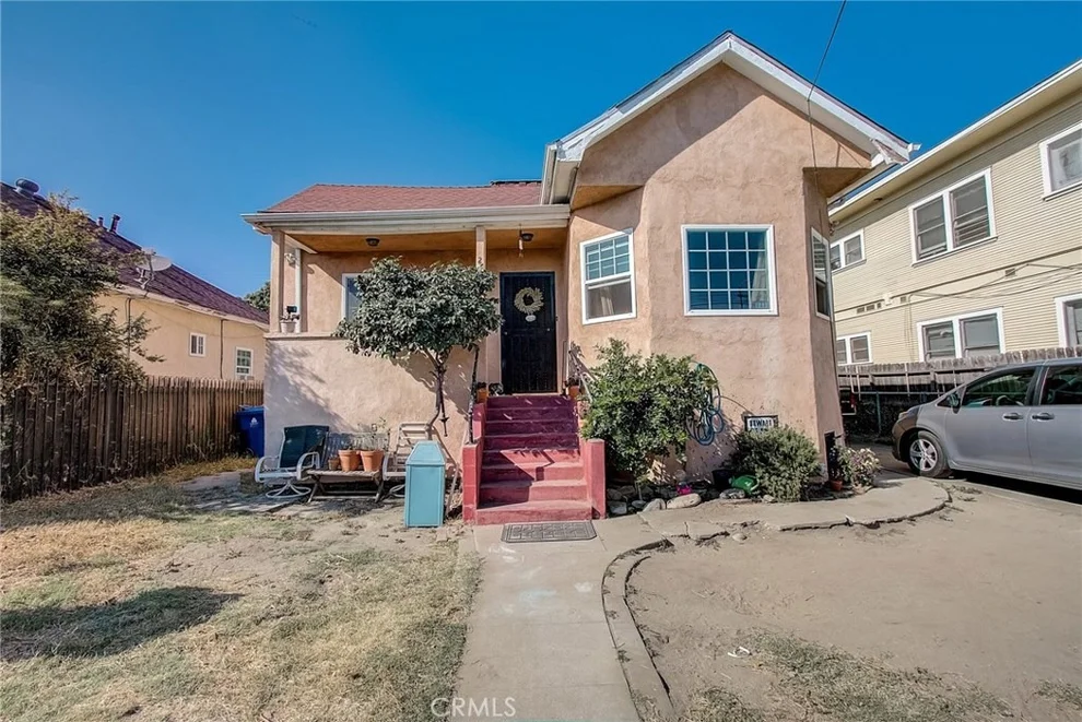 Unit for sale at 233 E 28th Street, Los Angeles, CA 90011