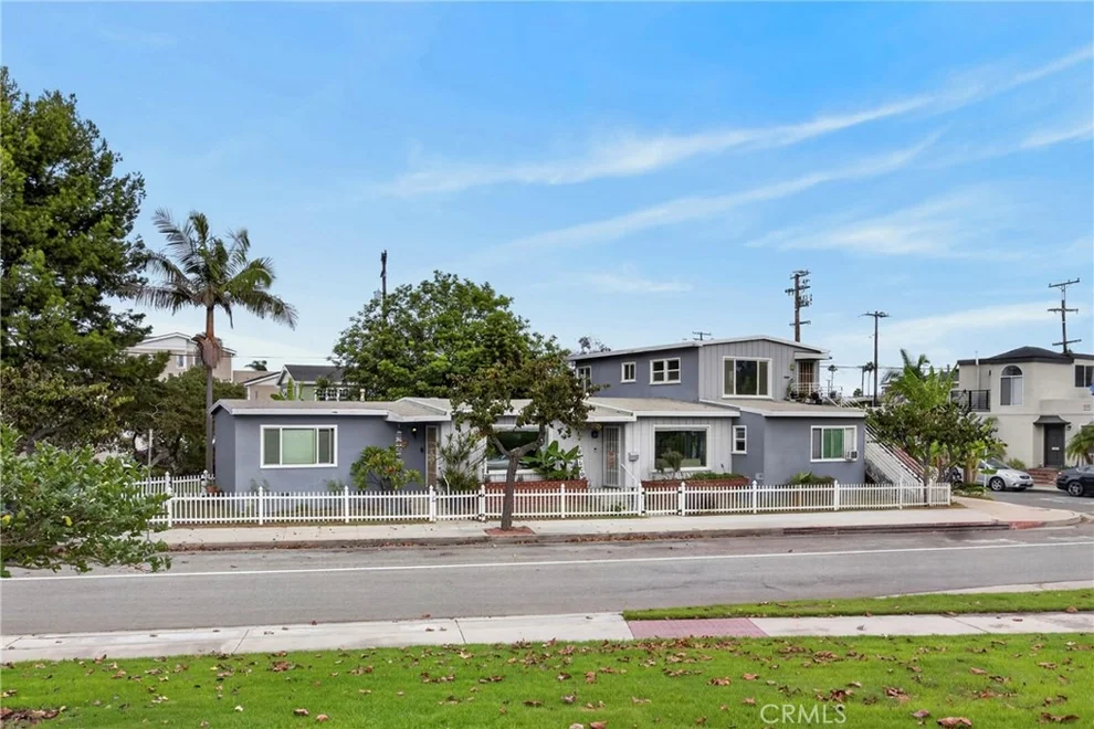 Unit for sale at 1515 Electric, Seal Beach, CA 90740