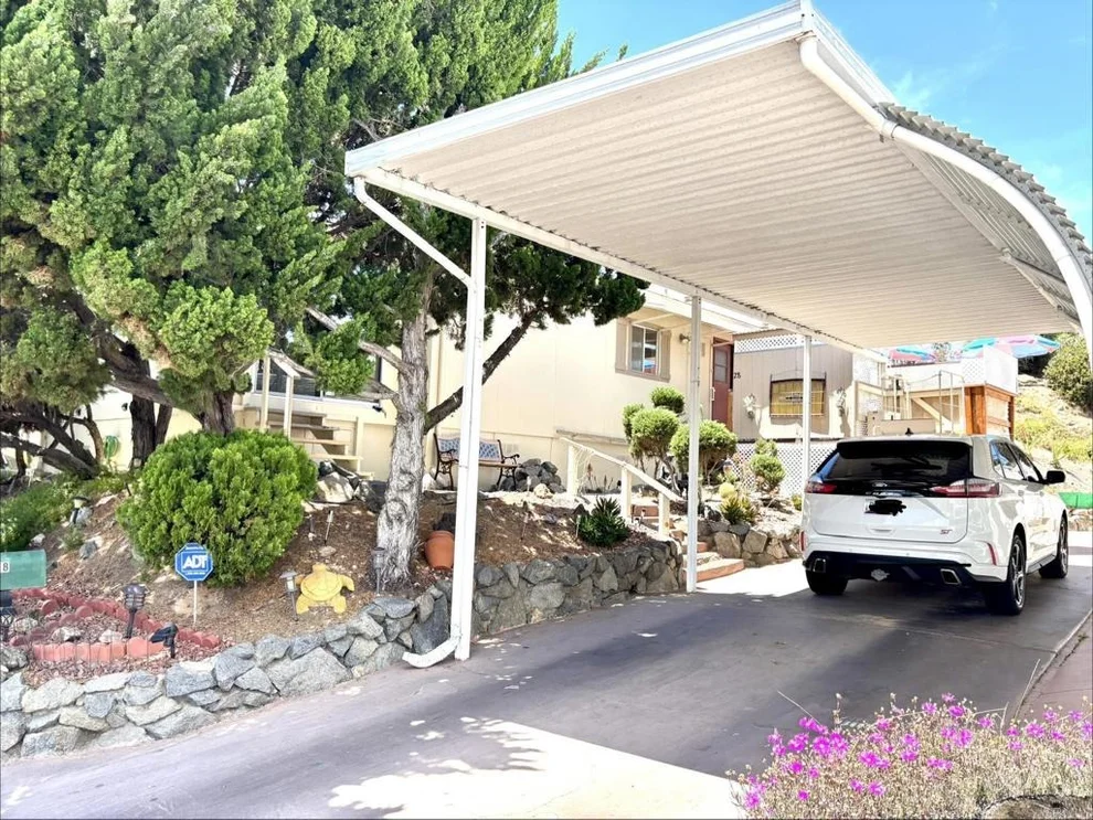 Unit for sale at 955 Howard, Escondido, CA 92029