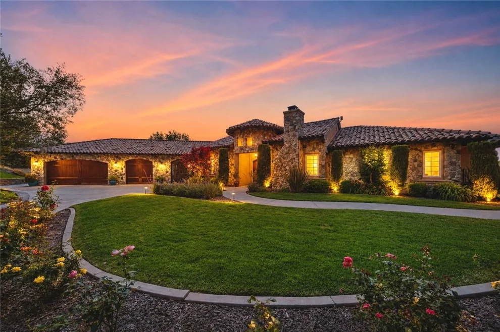 Unit for sale at 46480 Via Vaquero, Temecula, CA 92590