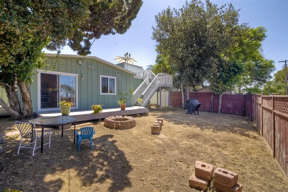 Unit for sale at 215 Knoll Rd, Vista, CA 92083