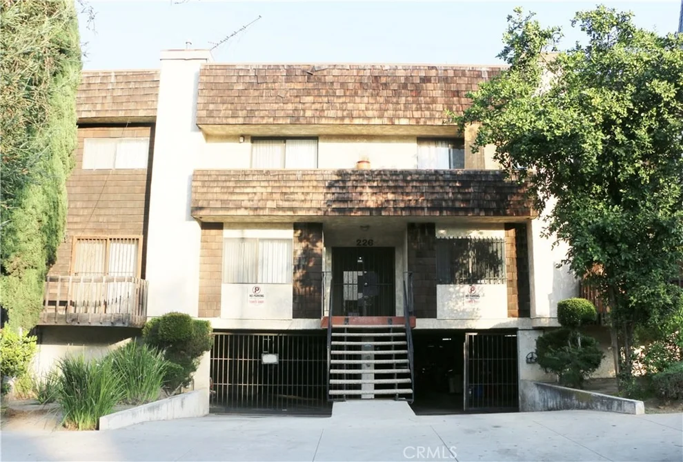 Unit for sale at 226 S La Fayette Park Place S, Los Angeles, CA 90057