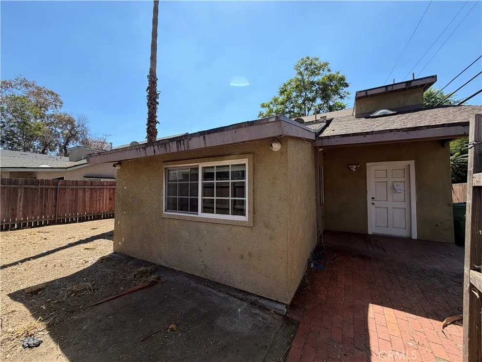Unit for sale at 21514 Cohasset Street, Canoga Park, CA 91303