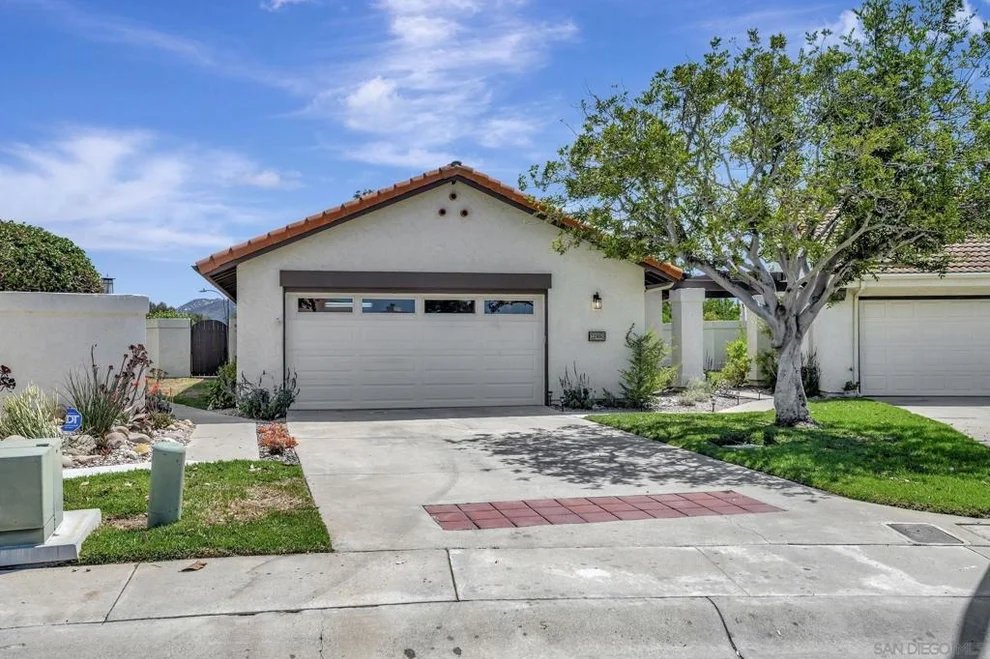 Unit for sale at 12880 Circulo Dardo, San Diego, CA 92128
