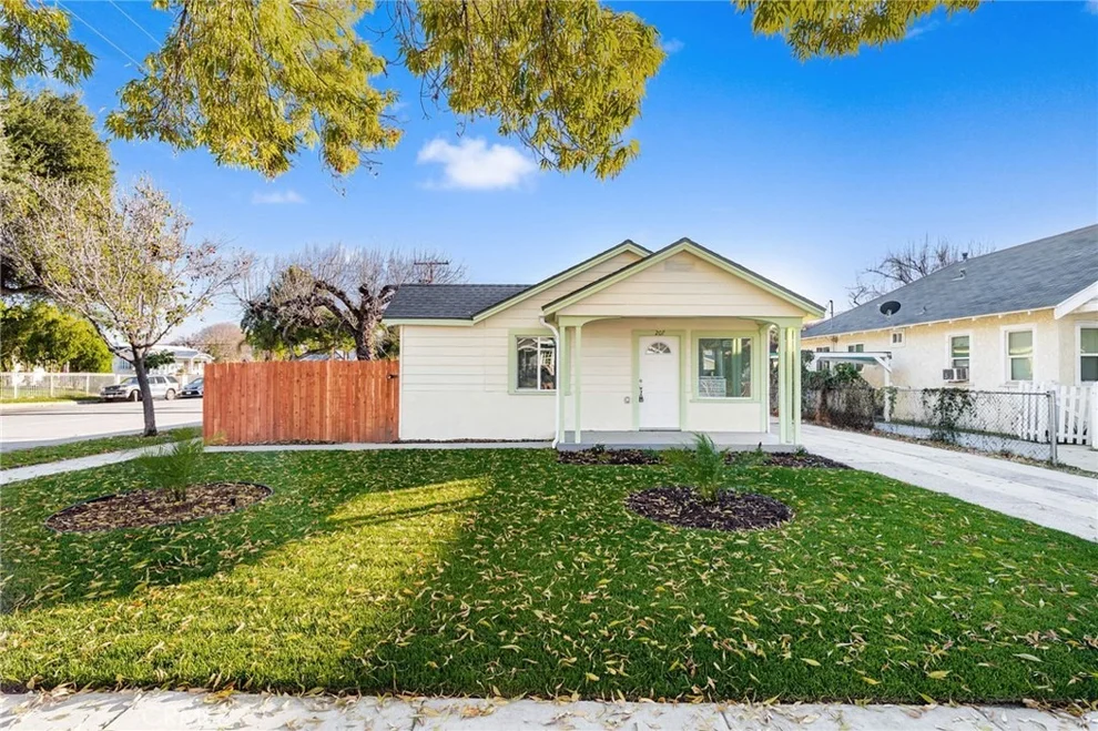 Unit for sale at 207 W 17th, San Bernardino, CA 92405