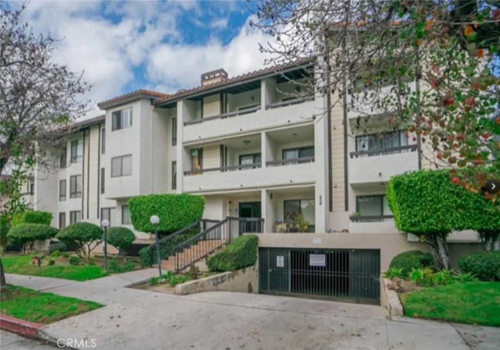 Unit for sale at 339 W Wilson, Glendale, CA 91203