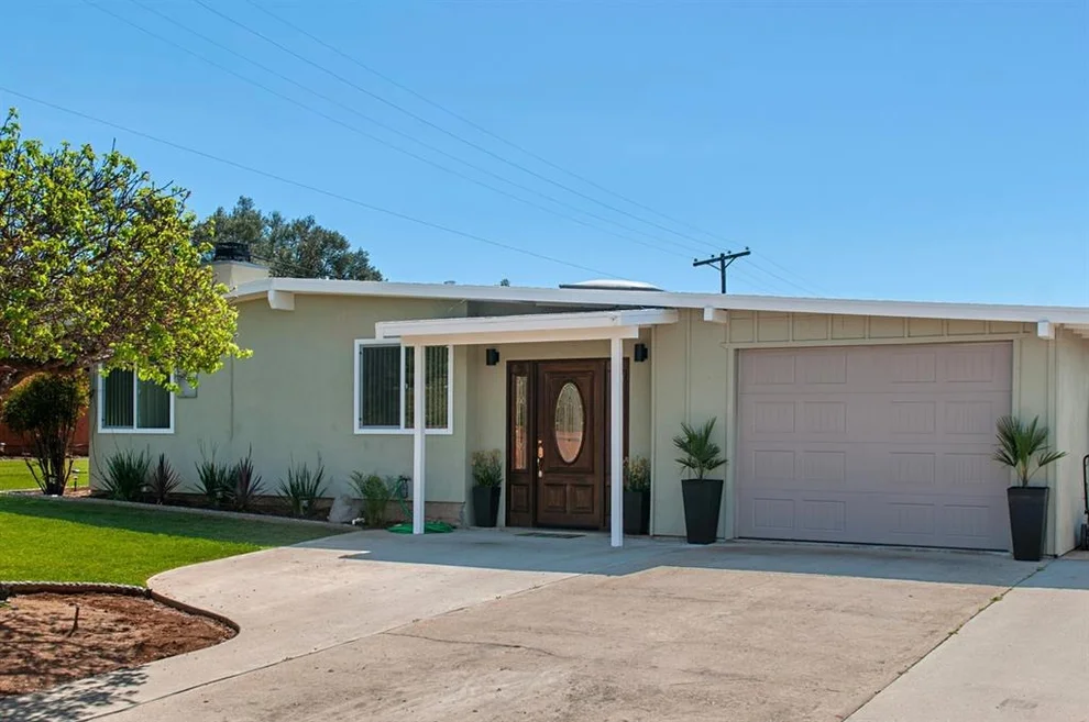 Unit for sale at 439 Hillcrest Ln, Fallbrook, CA 92028