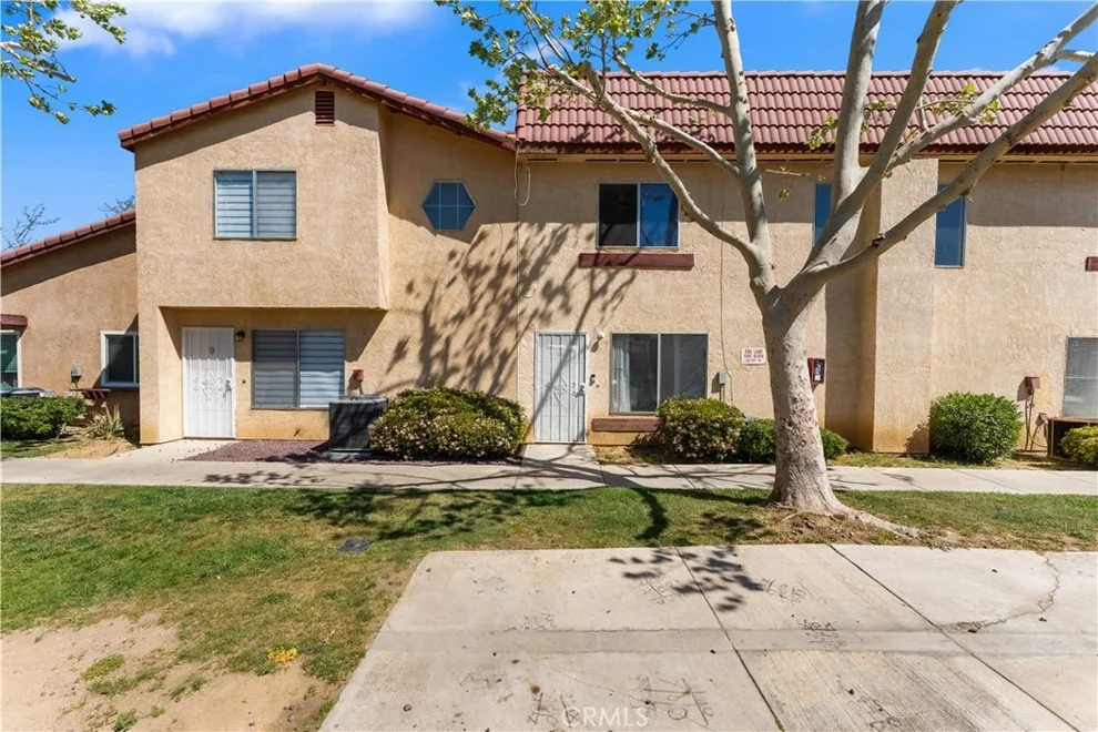 Unit for sale at 1750 E Avenue Q14, Palmdale, CA 93550