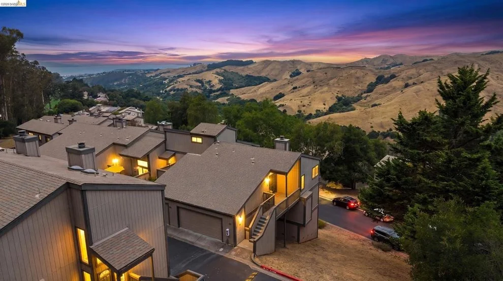 Unit for sale at 201 Vista Heights Rd, El Cerrito, CA 94530