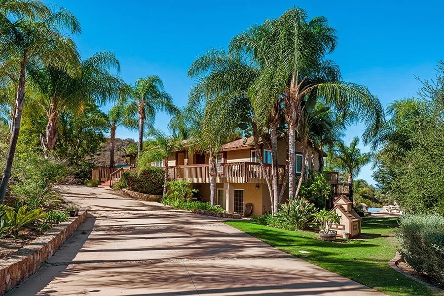 Unit for sale at 30250 Anthony Hollow, Valley Center, CA 92082