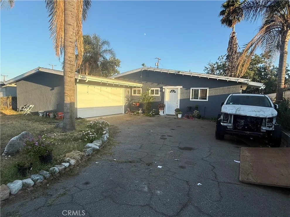 Unit for sale at 18005 Vine, Fontana, CA 92335