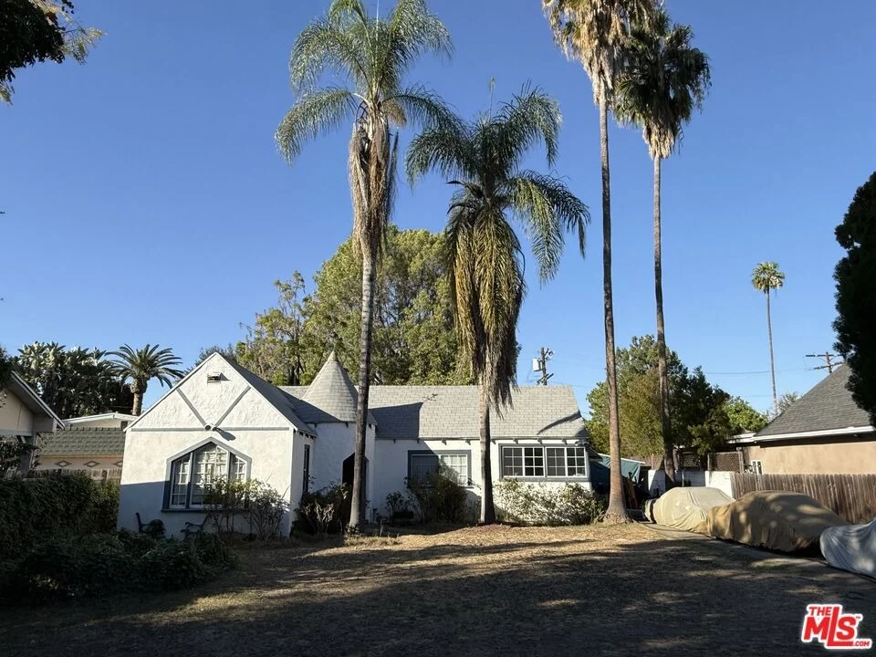 Unit for sale at 11547 Hortense Street, Valley Village, CA 91602