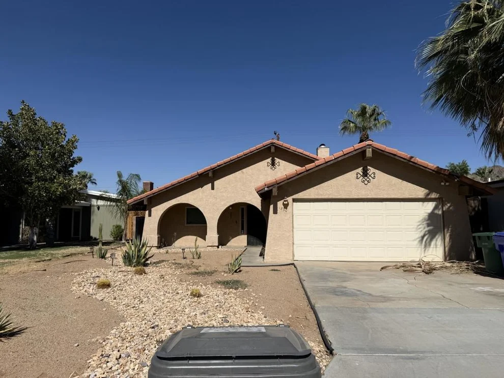 Unit for sale at 51890 Avenida Villa, La Quinta, CA 92253