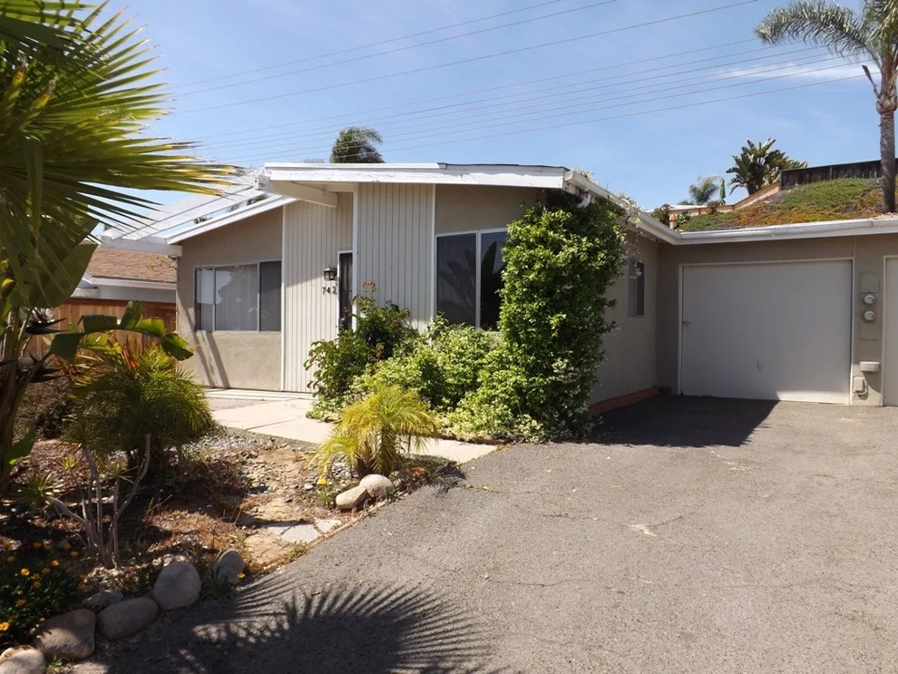 Unit for sale at 742 Snapdragon St, Encinitas, CA 92024
