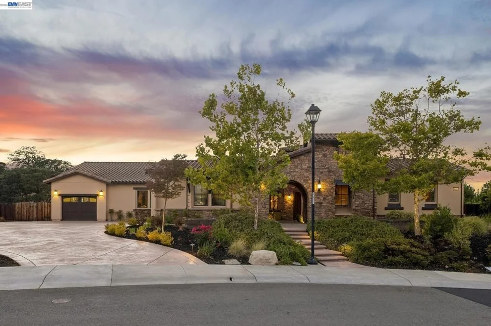 Unit for sale at 2402 Silver Oaks Ln, Pleasanton, CA 94566