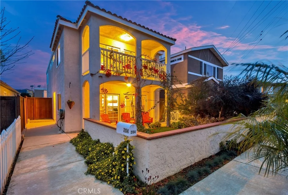 Unit for sale at 204 Knoxville Avenue, Huntington Beach, CA 92648