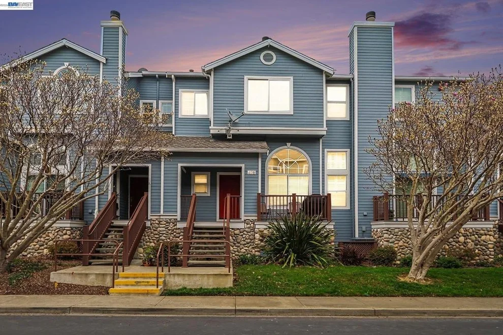Unit for sale at 476 E E St, Benicia, CA 94510