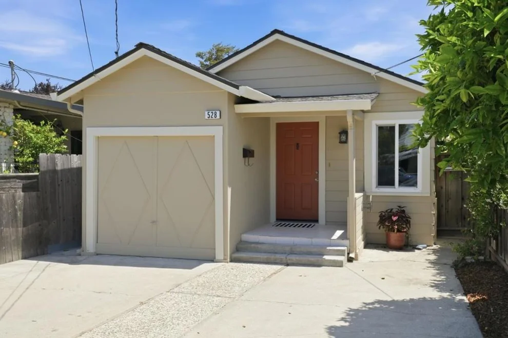 Unit for sale at 528 Macarthur Avenue, Redwood City, CA 94063