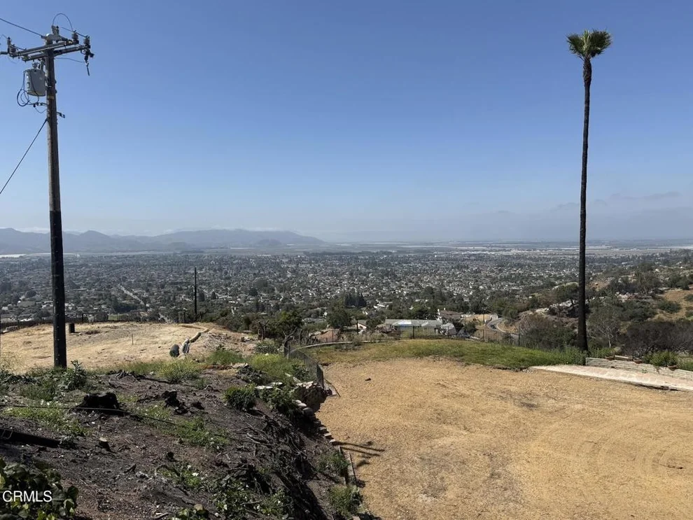 Unit for sale at 894 W Highland Drive, Camarillo, CA 93010