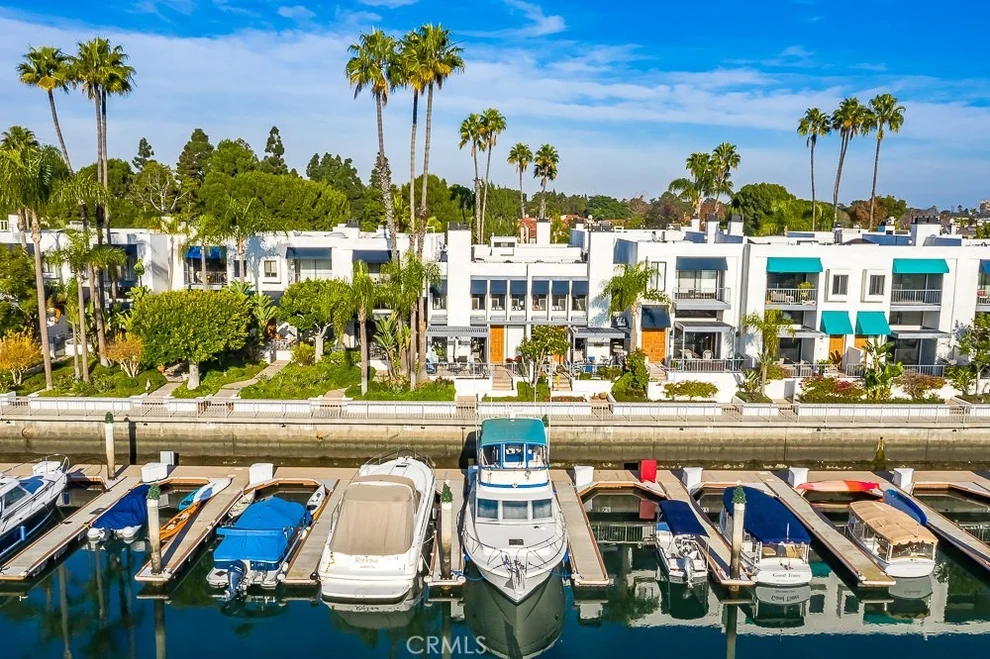Unit for sale at 5640 Azure Way, Long Beach, CA 90803