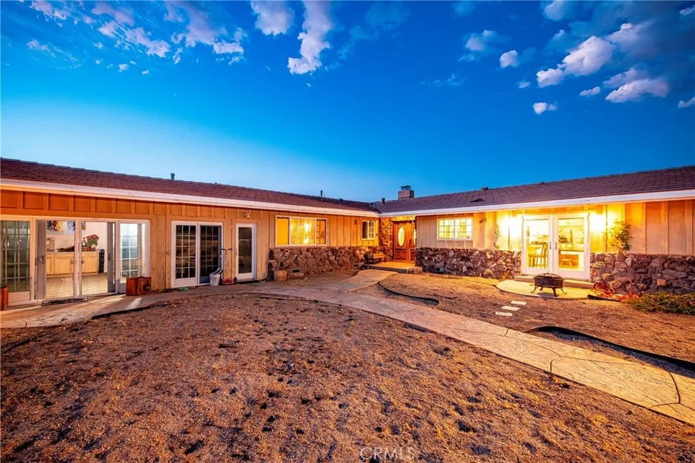 Unit for sale at 1032 W Avenue S14, Palmdale, CA 93551