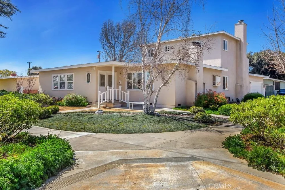 Unit for sale at 2451 OCANA Avenue, Long Beach, CA 90815