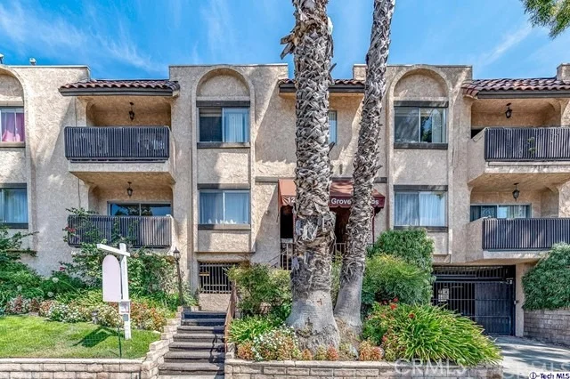 Unit for sale at 12321 Riverside Drive, Valley Village, CA 91607