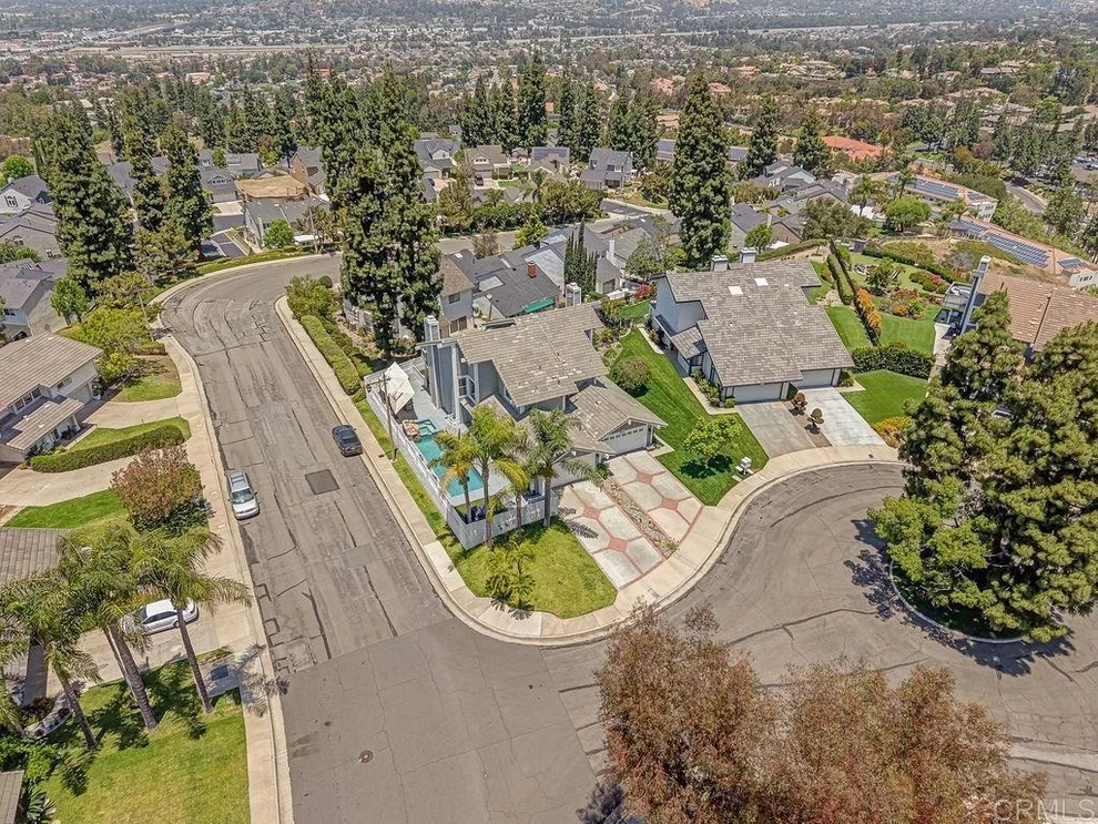 Unit for sale at 6098 E Silverspur Trail, Anaheim Hills, CA 92807