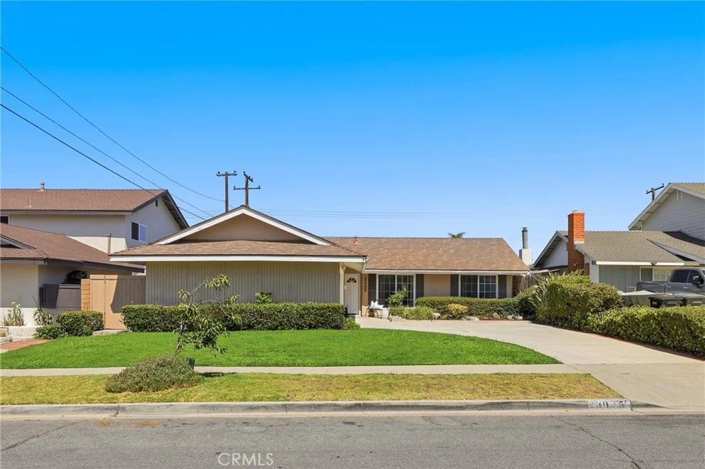 Unit for sale at 23045 El Caballo Street, Lake Forest, CA 92630