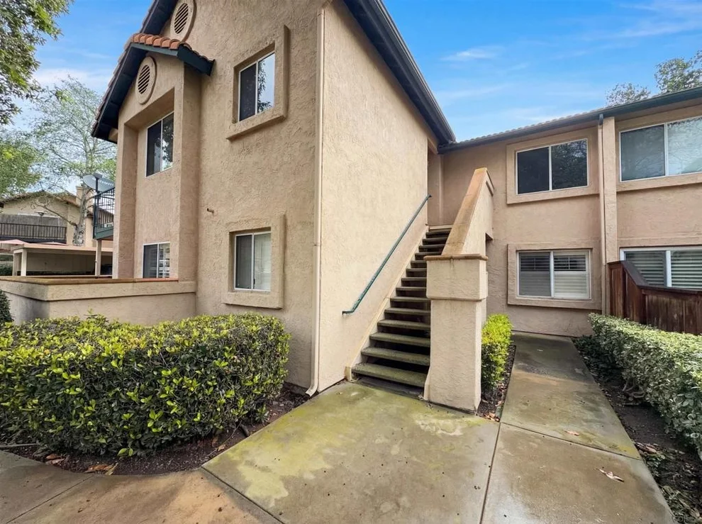 Unit for sale at 11231 Avenida De Los Lobos, San Diego, CA 92127