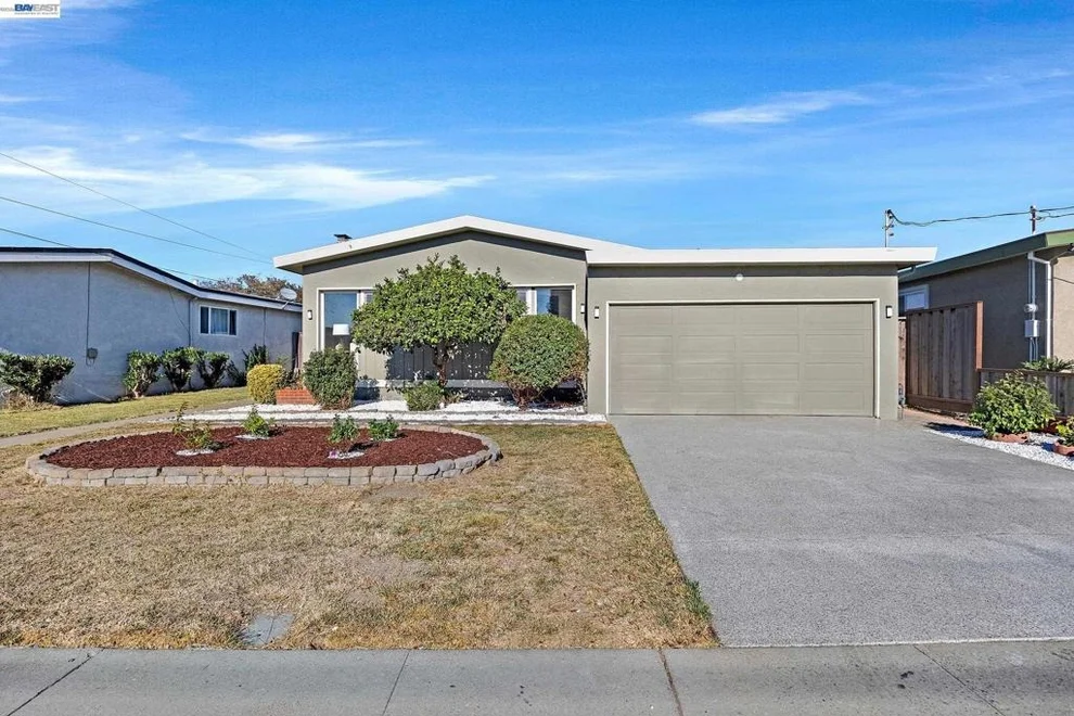 Unit for sale at 16066 Via Walter, San Lorenzo, CA 94580