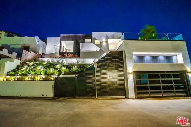 Unit for sale at 3377 CHARLESTON Way, Los Angeles, CA 90068