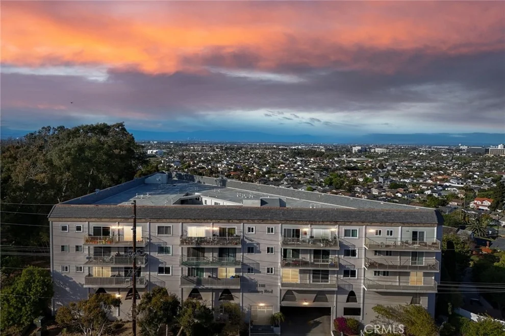 Unit for sale at 1108 Camino Real, Redondo Beach, CA 90277