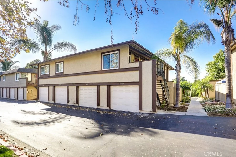 Unit for sale at 26236 Via Roble, Mission Viejo, CA 92691