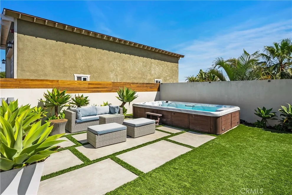 Unit for sale at 1104 Palm Lane, Redondo Beach, CA 90278