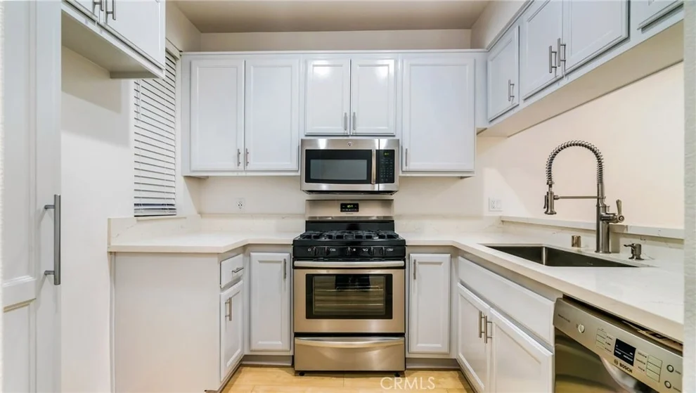 Unit for sale at 555 Maine Avenue, Long Beach, CA 90802