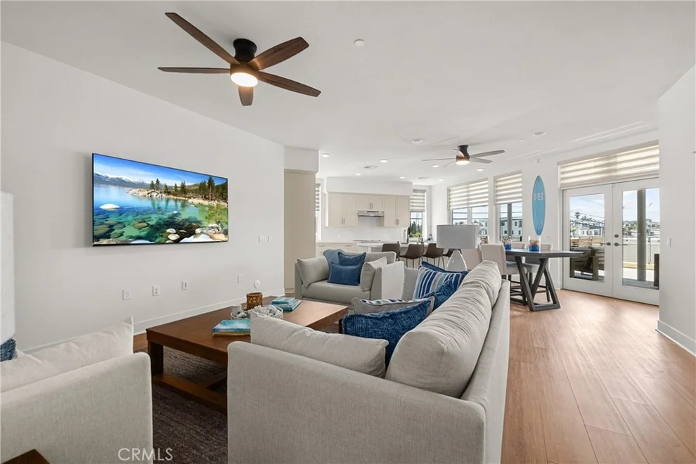 Unit for sale at 414 Main Street, Huntington Beach, CA 92648