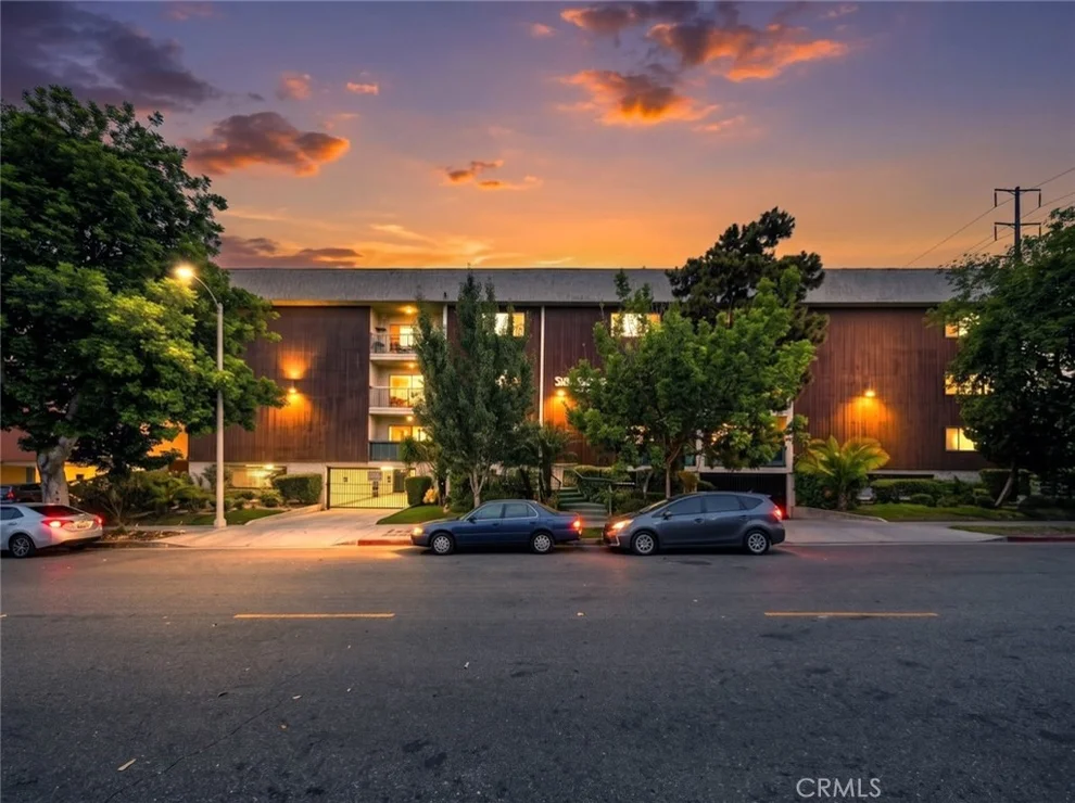 Unit for sale at 333 Burchett Street, Glendale, CA 91203