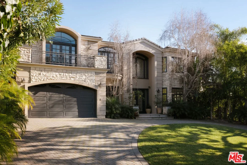 Unit for sale at 1202 San Vicente Boulevard, Santa Monica, CA 90402