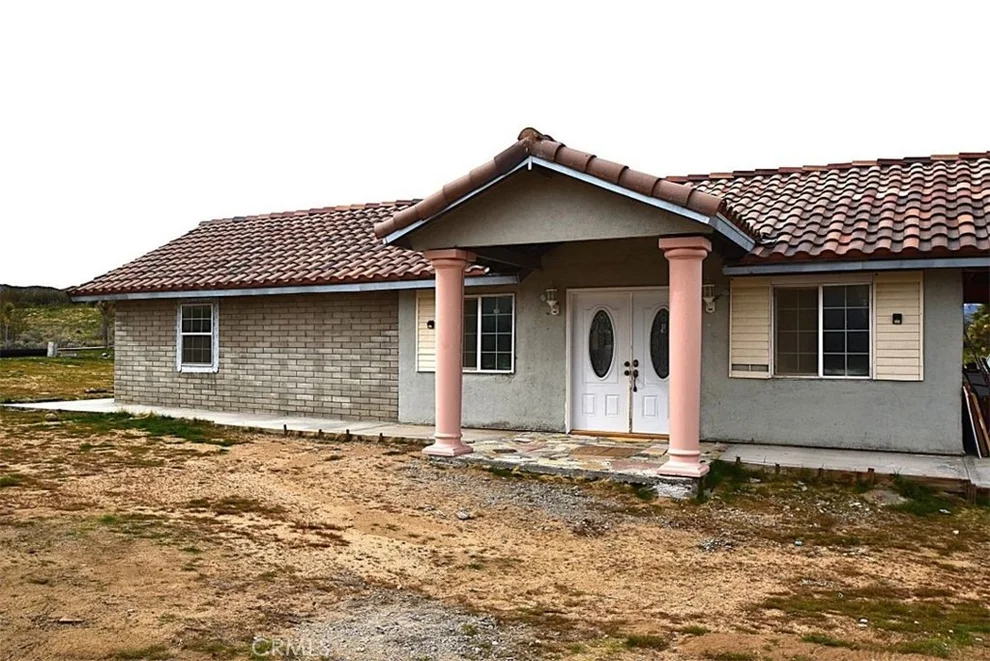 Unit for sale at 8425 Indio Avenue, Yucca Valley, CA 92284