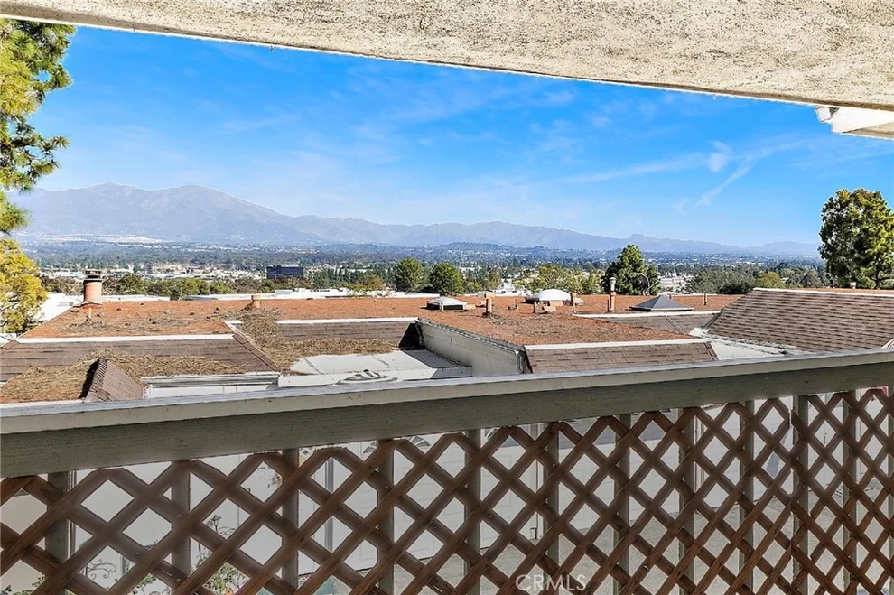 Unit for sale at 23401 Caminito Lazaro, Laguna Hills, CA 92653