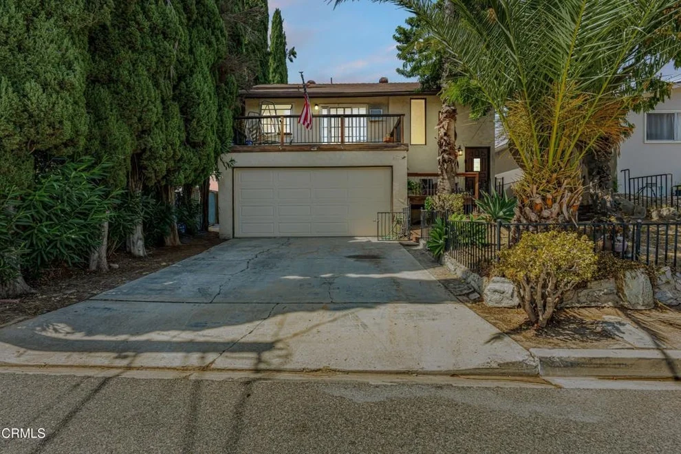 Unit for sale at 817 Benson Way, Thousand Oaks, CA 91360