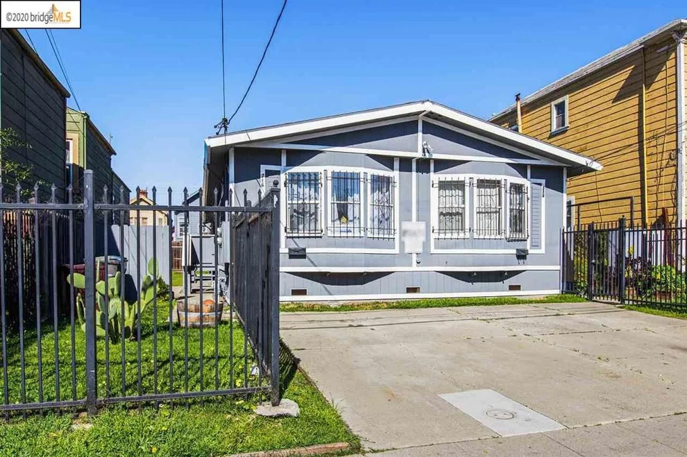 Unit for sale at 716 Sycamore St, Oakland, CA 94612
