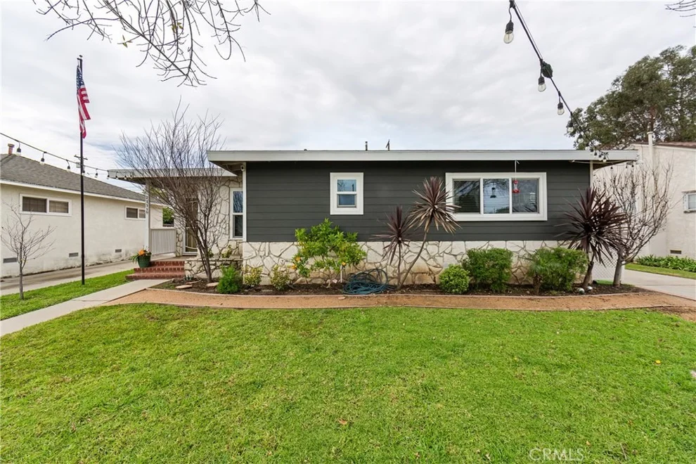 Unit for sale at 2335 Carfax Avenue, Long Beach, CA 90815