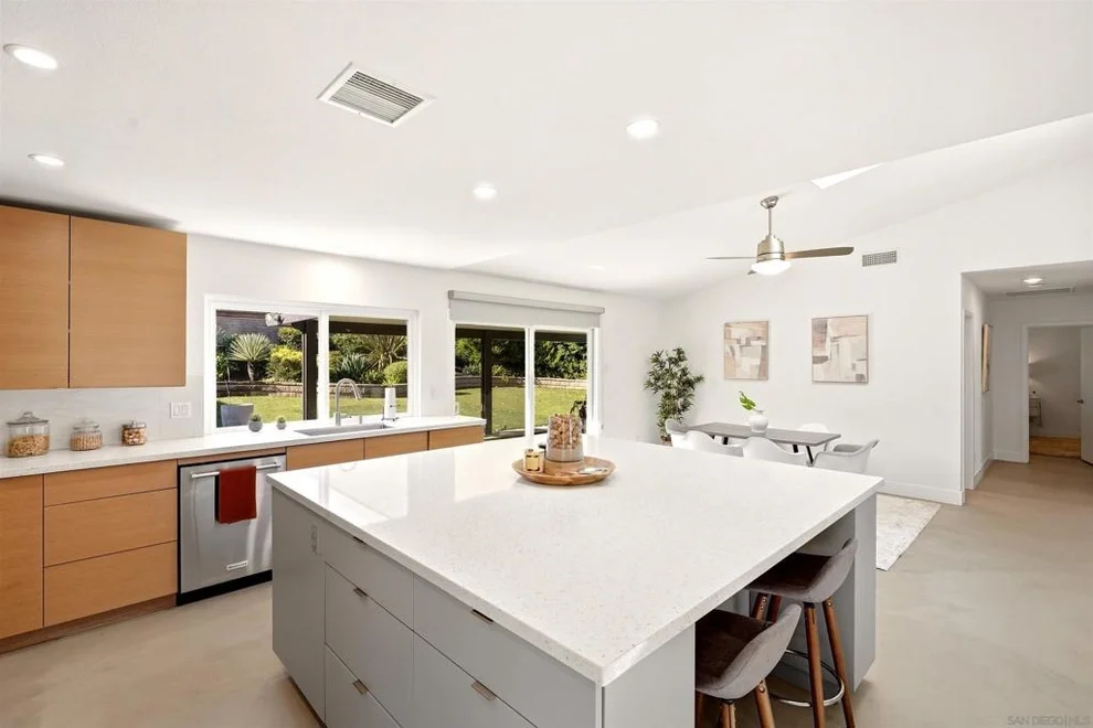 Unit for sale at 1651 Mapleleaf, Encinitas, CA 92024