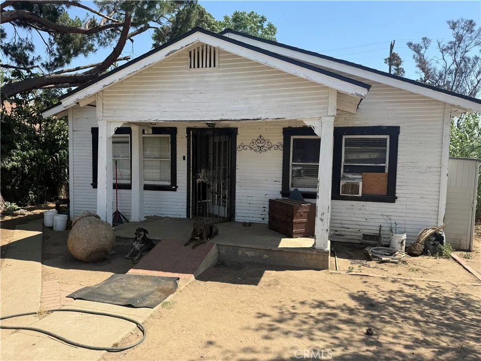 Unit for sale at 107 Ferguson, Bakersfield, CA 93308