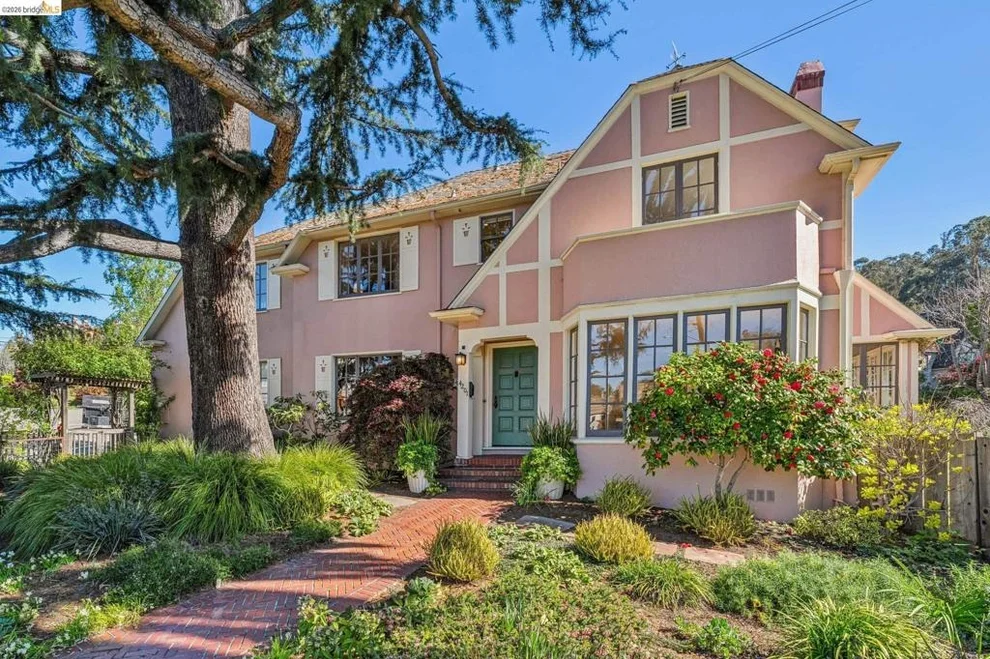 Unit for sale at 4201 Lakeshore Ave, Oakland, CA 94610